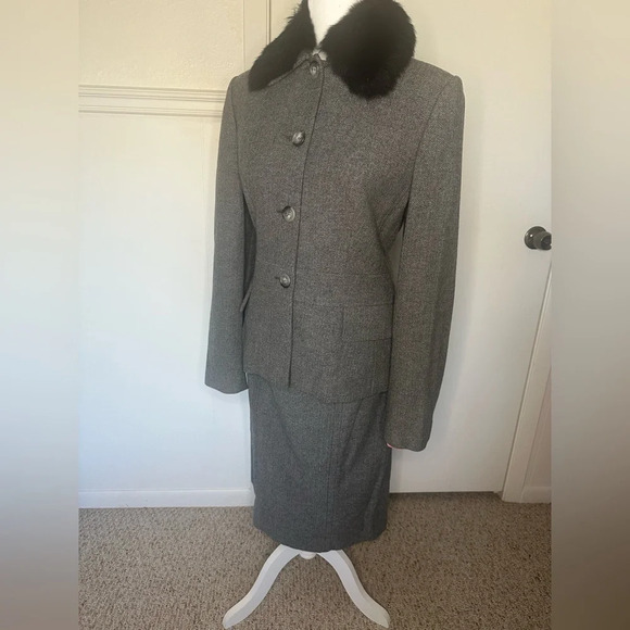 Banana Republic Gray and Black blazer with skirt size 10 - Picture 6 of 11